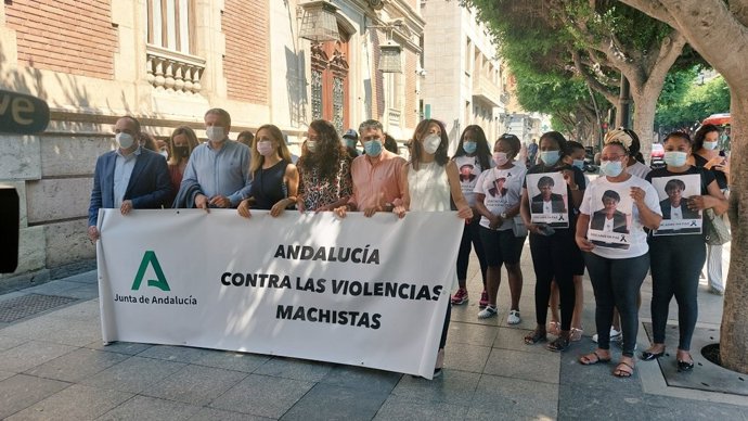 Archivo - Concentración frente a la sede del Gobierno andaluz en repulsa por el asesinato de Inmaculada en Roquetas de Mar (Almería) en junio de 2021