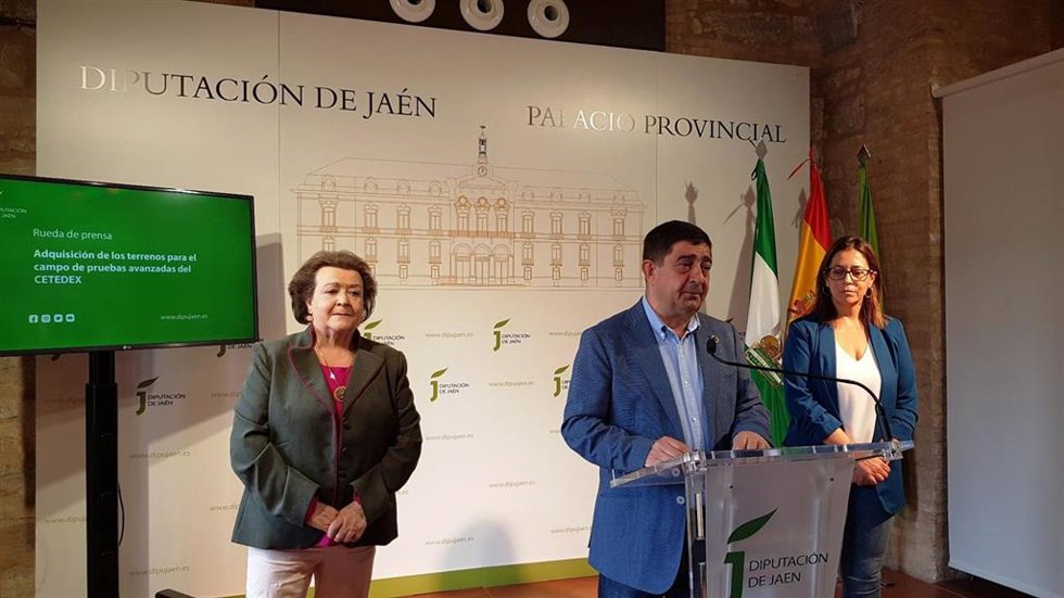 Reyes informa sobre la adquisición de terrenos para el Cetedex.