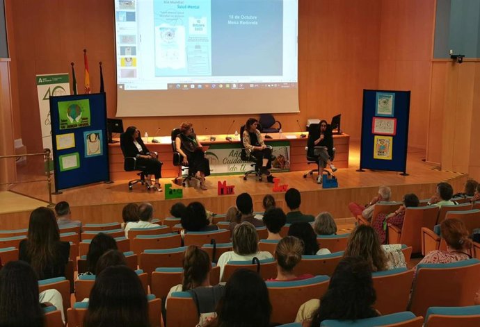 Mesa redonda Salud Mental, salud mundial: un derecho universal