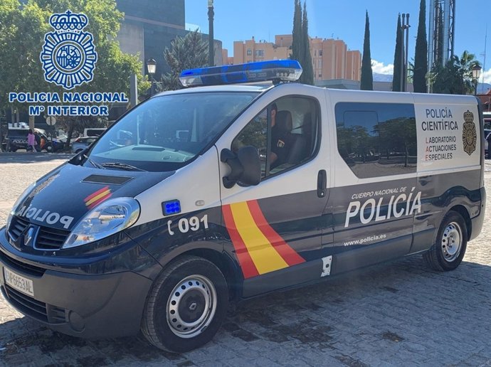 Vehículo de la Policía Nacional en Granada.