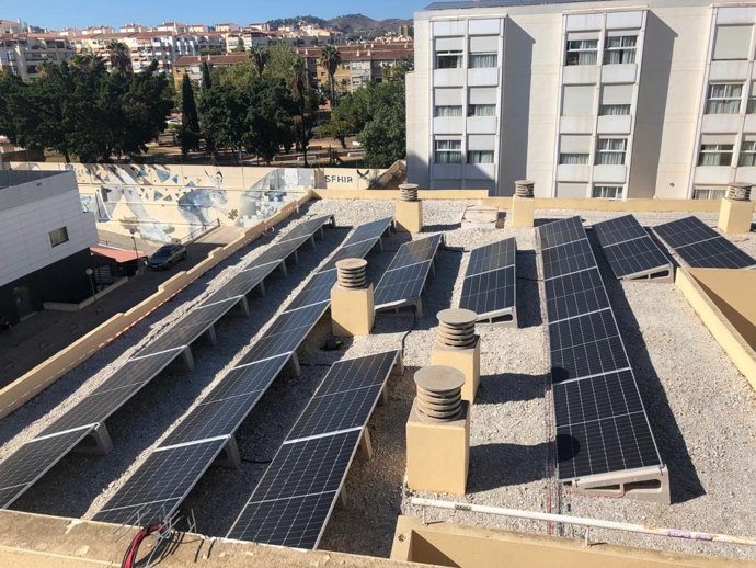 Paneles Solares En Residencia De Málaga