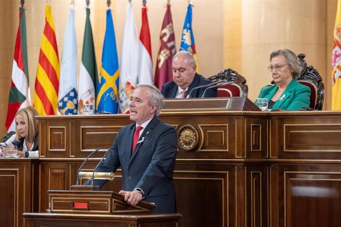 El presidente del Gobierno de Aragón, Jorge Azcón, en la Comisión General de las Comunidades Autónomas.