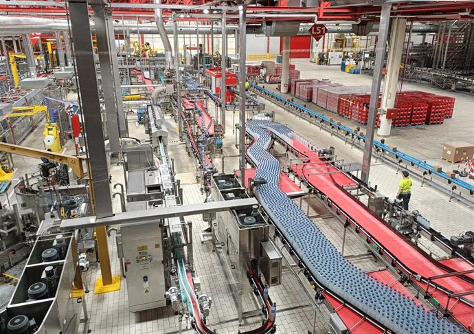 Fábrica de Coca-Cola Europacific Partners (CCEP) en Martorelles (Barcelona)