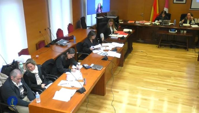 Imagen del juicio contra el acusado de asesinar a su esposa en Alovera
