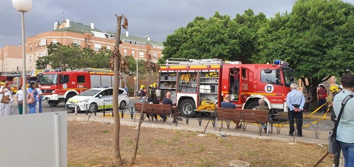 Bomberos en el Hospital Clínico tras un conato de incendio