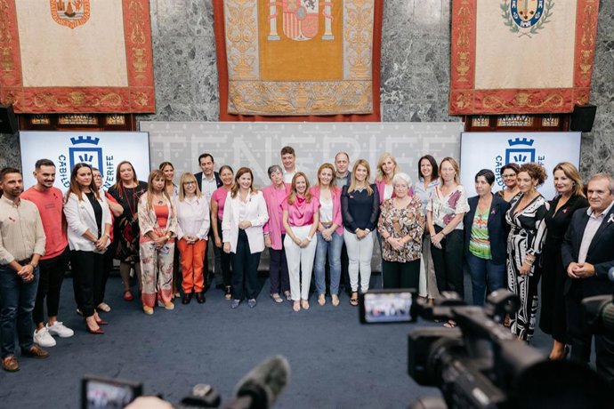 Acto institucional del Cabildo de Tenerife con motivo del 'Día Internacional del Cáncer de Mama'