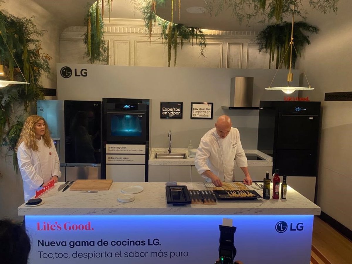 Portaltic Lg Presenta En Espa A Su Nueva Gama De Hornos Con Limpieza Blue Easyclean Funciones