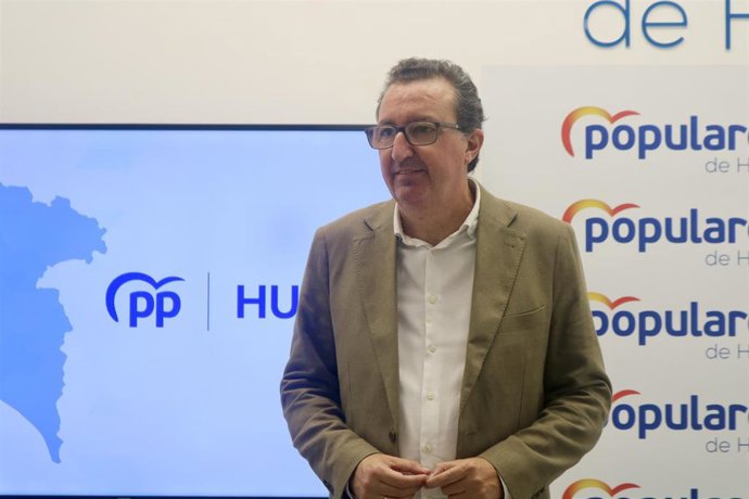 El presidente del PP de Huelva y parlamentario andaluz, Manuel Andrés González.