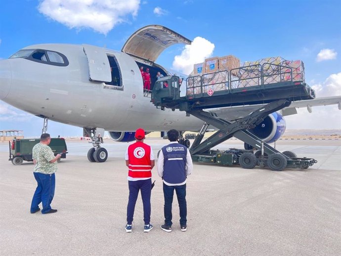 Avión de la OMS llega a El Arish para atender a la población de Gaza