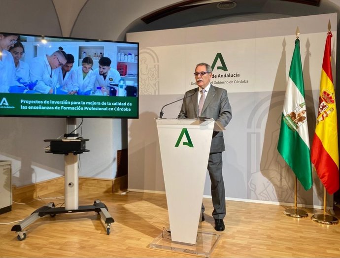 El delegado territorial de Desarrollo Educativo y Formación Profesional, José Francisco Viso.