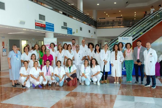 El Hospital Universitario Son Lltzer conmemora el Día Internacional contra el Cáncer de Mama.