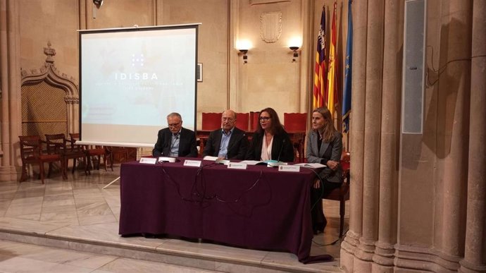 Presentación de la campaña 'ComMou-te por la investigación en oncología' .