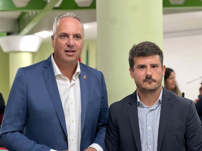 Ruiz Boix con Javier Rodríguez en la Mancomunidad de La Janda.