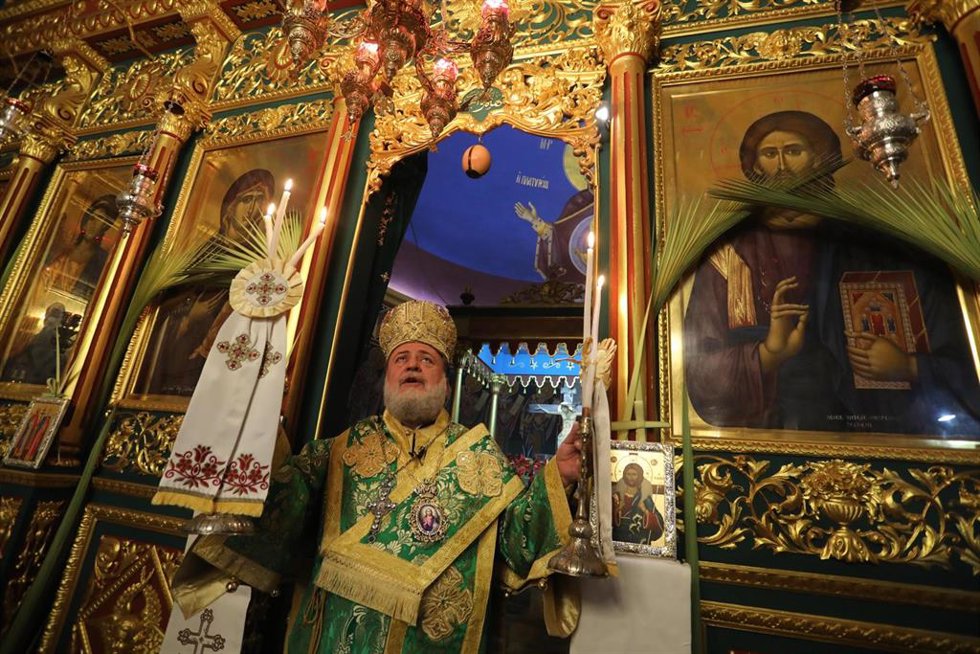 Archivo - Imagen de archivo del interior de la iglesia ortodoxa griega de San Porfirio, la más antigua de la Franja de Gaza