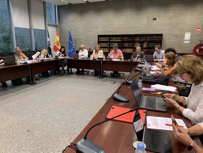 Reunión de la Mesa Sectorial de Educación en Mérida