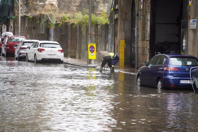 Inundaciones durante el paso de la borrasca ‘Aline’, a 19 de octubre de 2023, en Vigo, Pontevedra, Galicia (España). La borrasca Aline, la primera considerada de impacto de esta temporada, se ha hecho notar en Santiago de Compostela. Las intensas precipit