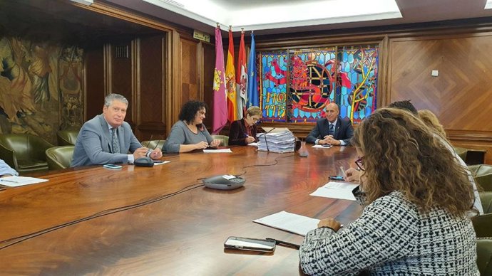 El Ayuntamiento de León avanza en la rehabilitación energética del Parque de Bomberos dotada con 3,3 millones .