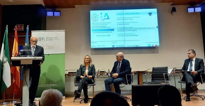 Maeztu, Carazo, Mercado y Sanz, en la inauguración de las jornadas del Defensor