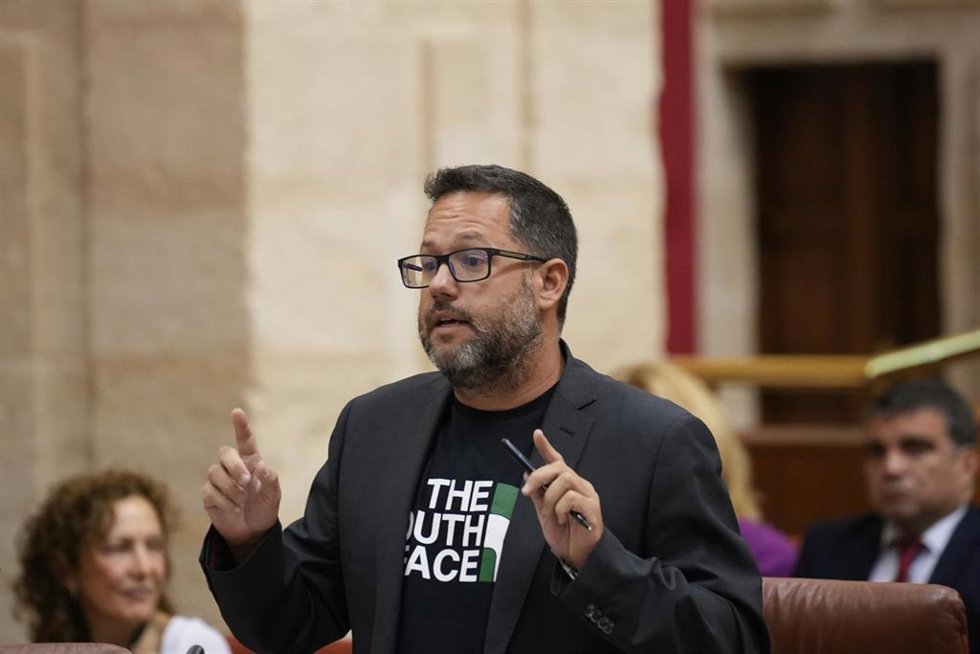 El portavoz del Grupo Mixto-Adelante Andalucía, José Ignacio García, en una imagen de archivo en el Pleno de la Cámara.  