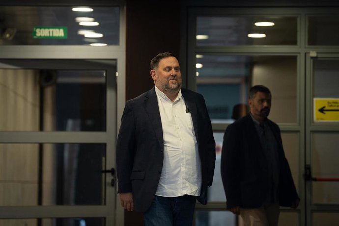 Archivo - El presidente de ERC, Oriol Junqueras, a su llegada a la reunión de la nueva ejecutiva de ERC, a 11 de noviembre de 2022, en Barcelona, Catalunya (España). La ejecutiva de ERC se ha reunido por primera vez desde que la militancia apoyase su li