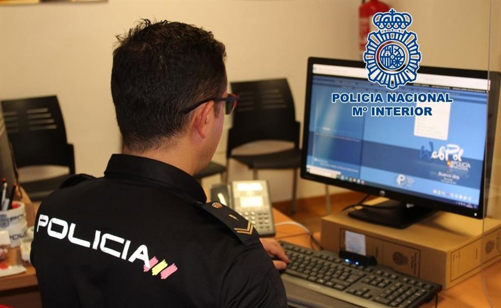 Archivo - Agente de la Policía Nacional.