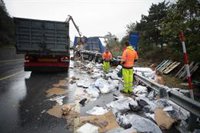Cortado también el tráfico hacia Madrid por un accidente la N-VI, en el  desvío habilitado al caer el viaducto de la A-6
