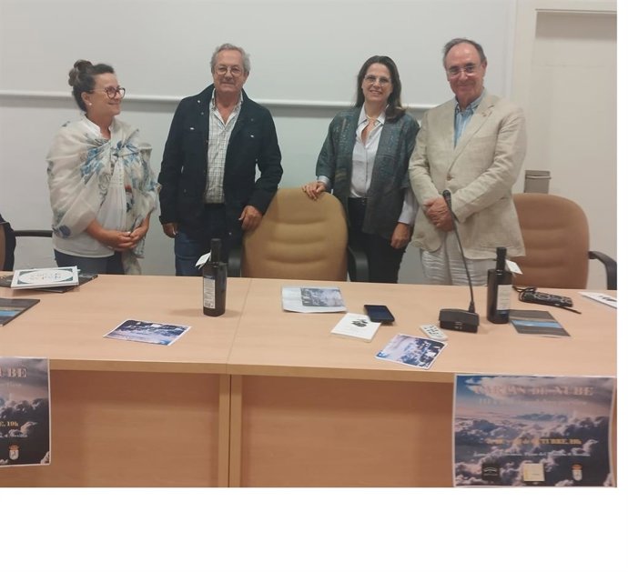 Segunda jornada de 'Cartas de nube. III Ciclo de palabra poética', promovido y desarrollado por la localidad de La Puebla de los Infantes y celebrado en la Casa de la Provincia de la Diputación de Sevilla.