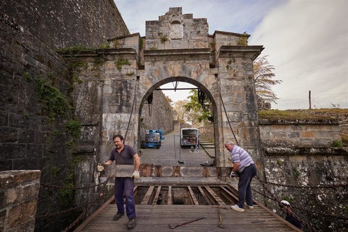 Obras en el Portal de Francia.