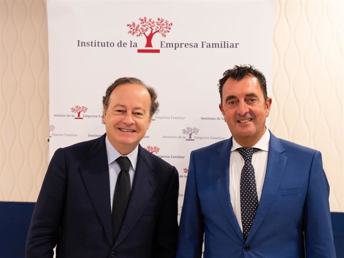 El director general ejecutivo del IEF, José Luis Blanco, y el presidente de Aefame, José Miguel Lanzagorta, presentan en Bilbao el XXXVI Congreso Nacional de la Empresa Familiar.