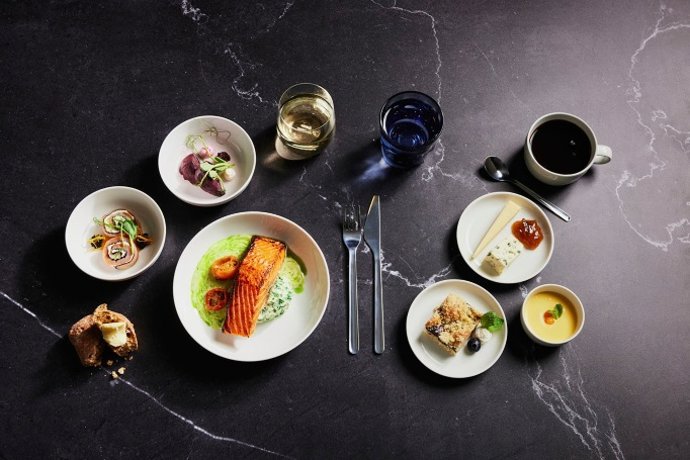 Finnair celebra su centenario con nuevos menús a bordo.