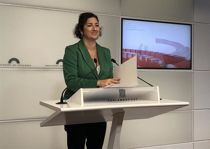 La portavoz del PSC en el Parlament, Alícia Romero, en una rueda de prensa