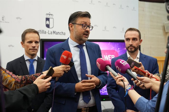 El consejero de Educación, Cultura y Deportes, Amador Pastor, preside el Consejo Rector de la Agencia de Investigación e Innovación.