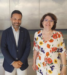 Ángel Pineda, CEO de Orizon, y la rectora de la Universidad de Alicante (UA), Amparo Navarro, en imagen de archivo.