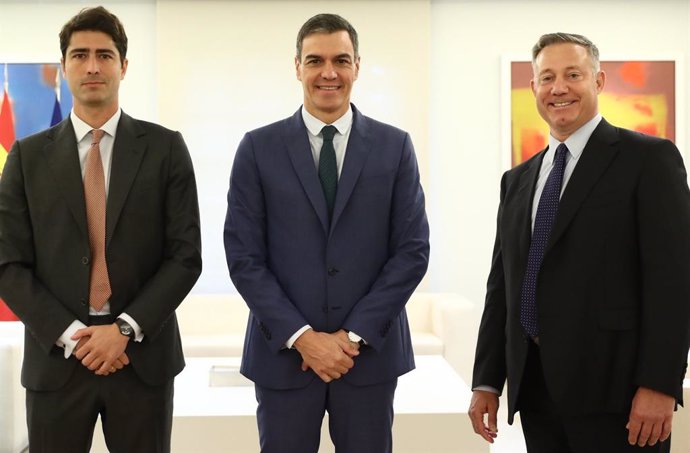 El responsable de IFM en España, Jaime Siles, y el director global de infraestructuras, Kyle Mangini, se han reunido con el presidente del Gobierno en funciones, Pedro Sánchez