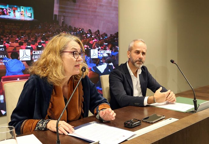 Los consejeros de Cultura, Turismo y Deporte, Eva Guillermina Fernández; y de Educación, Formación Profesional y Universidades, Sergio Silva, presentan la Lanzadera Joven 2023-2024.