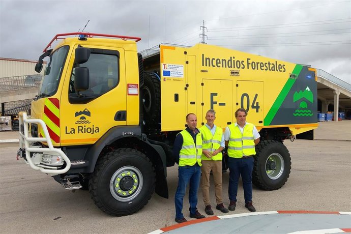 Medio Ambiente adquiere dos vehículos autobombas para la extinción de incendios forestales por 676.619,90 euros