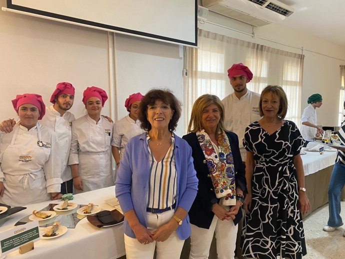 La Escuela de Hostelería celebra en San Roque el Día de La Tapa como puesta en escena y práctica educativa