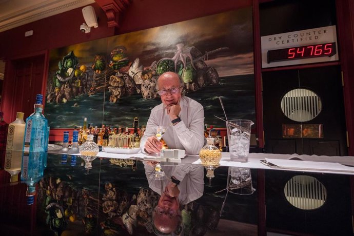 Javier de las Muelas en 'Dry Martini by Javier de las Muelas. The ba'