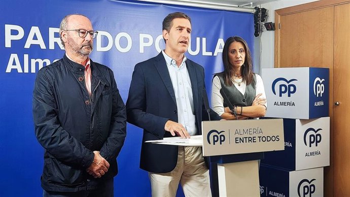 Los senadores del PP Luis Rogelio Rodríguez-Comendador, Miguel Ángel Castellón y Carmen Belén López.
