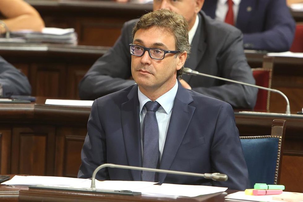 Archivo - El portavoz del Govern y conseller de Economía, Hacienda e Innovación, Antoni Costa.