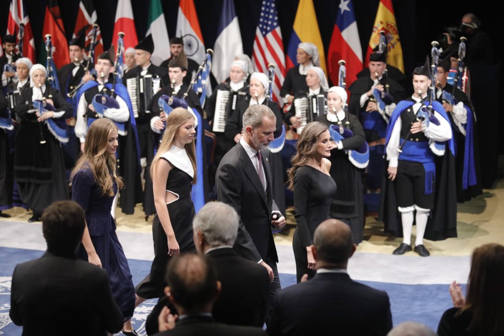 La Familia Real entra en el Campoamor para la gala de los Premios Princesa de Asturias