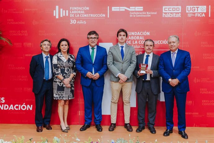 La Fundación Laboral de la Construcción premia a Construcciones Antonio Luque Fernández por dignificar el sector.
