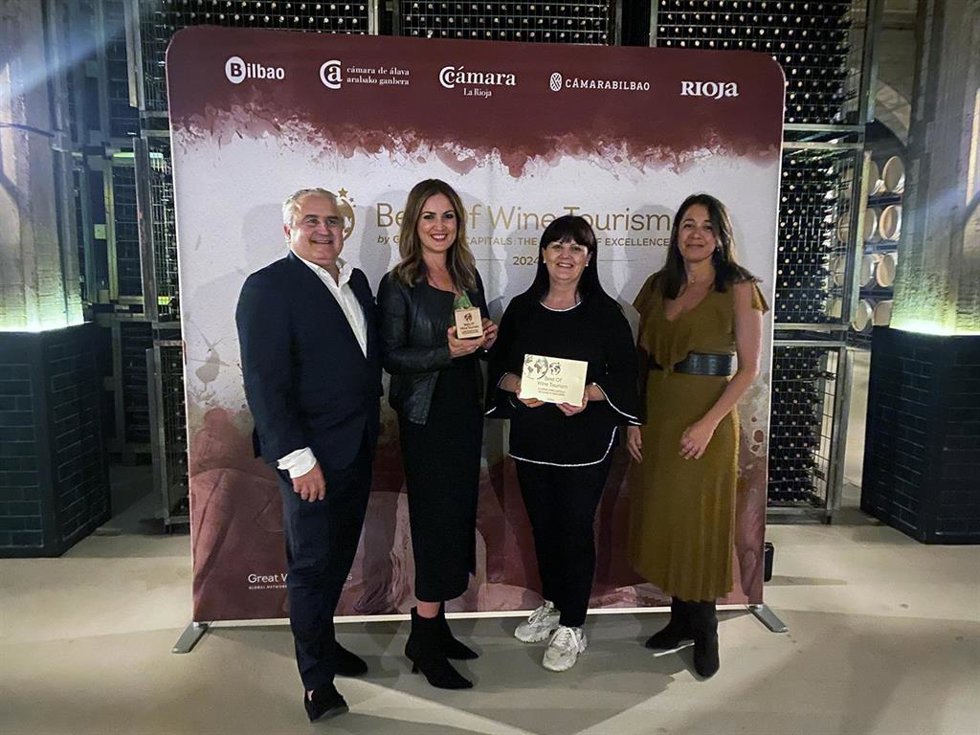 Grupo Criteria recibe el Premio Best Of Wine Tourism 2024 por "Burbujas en el Casco"