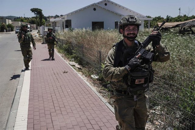 Archivo - Soldados israelíes en la frontera con Líbano, imagen de archivo.