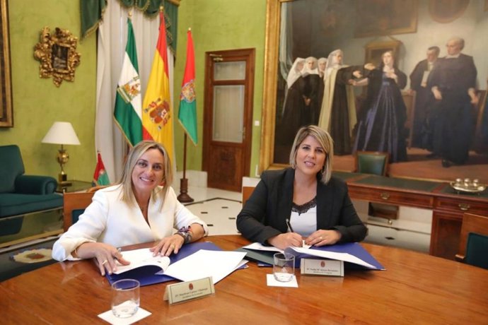 La alcaldesa de Granada y la de Cartagena firman el convenio