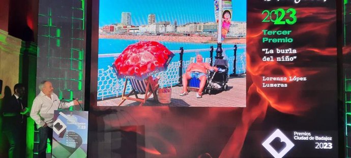 Lorenzo López Lumeras, ganador del tercer premio de Fotografía.