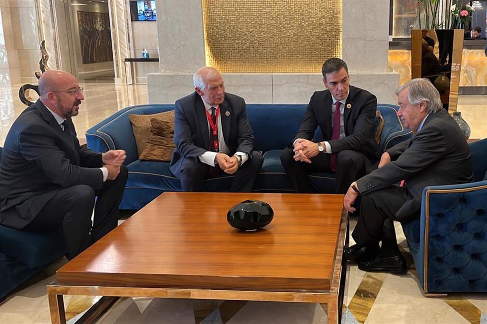 El presidente del Consejo Europeo, Charles Michel; el Alto Representante de la UE para Asuntos Política Exterior, Josep Borrell, el presidente en funciones del Gobierno de España, Pedro Sánchez, y el secretario general de la ONU, António Guterres.