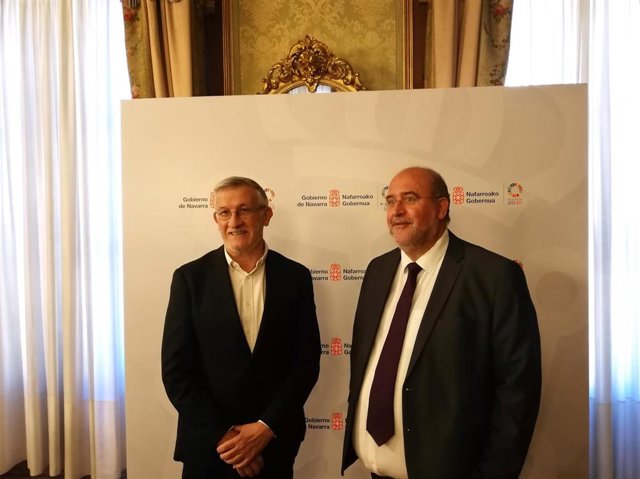 Encuentro entre el vicepresidente primero del Gobierno de Navarra, Félix Taberna, y el vicepresidente primero de Castilla-La Mancha, José Luís Martínez Guijarro