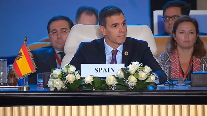 El presidente del Gobierno en funciones, Pedro Sánchez, interviene en la Cumbre de 'El Cairo para la paz', en Egipto, a 21 de octubre de 2023.