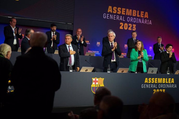 El presidente del FC Barcelona, Joan Laporta, en la Asamblea de socios y socias compromisarios del club